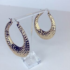 NEW…Gold oval hoops OS (one size) from Forever21